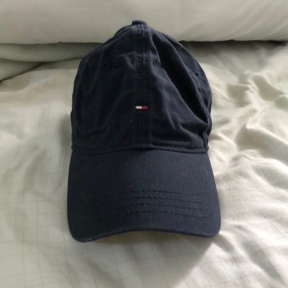 tan tommy hilfiger hat